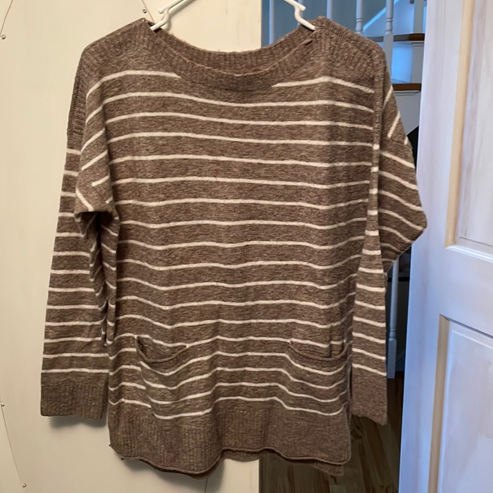 Abercrombie and Fitch boat neck sweater with pockets